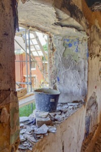 Fensterlaibung vor der Restaurierung