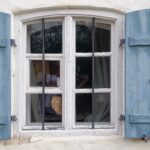 Historisches Fenster vor der Restaurierung